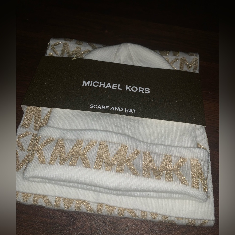 Brand New Micheal Kors set